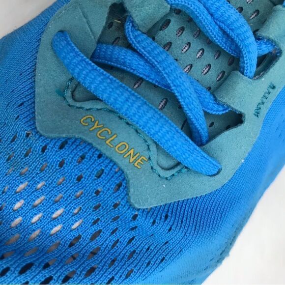 Topo Cyclone Sky /Gold Athletic Running Shoes - Picture 6 of 16